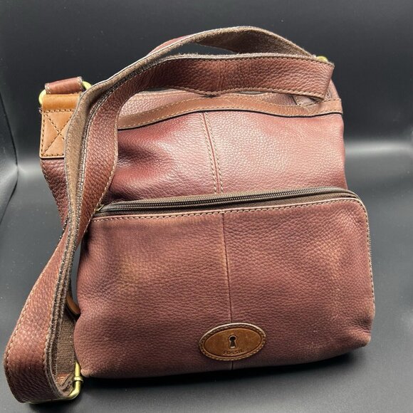 VTG Women’s FOSSIL Brown Leather Logo Messenger Cross Body Bag Purse 11"x11" - Picture 8 of 15